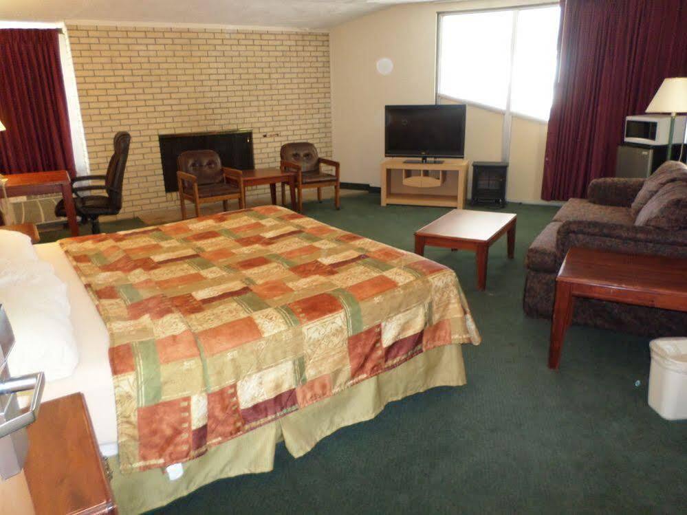 HOTEL KNIGHTS INN OAKLEY, KS 2* (United States) - from US$ 60 | BOOKED